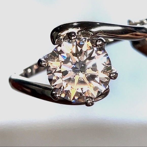 1.5ct D VVS1 Moissanite Ring - Picture 8 of 9